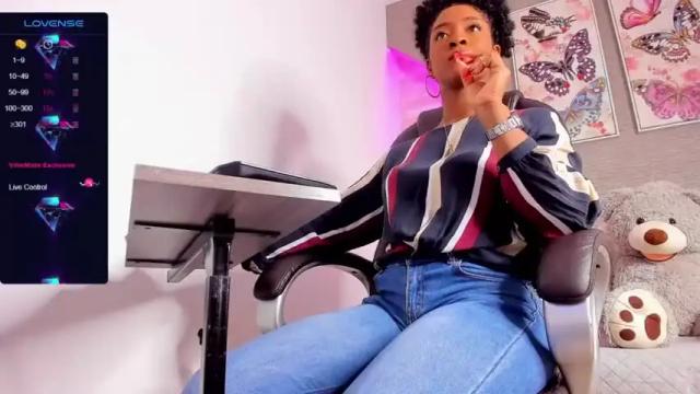 Image 3 of ebony_pearl Stream on Chaturbate on 23 months ago