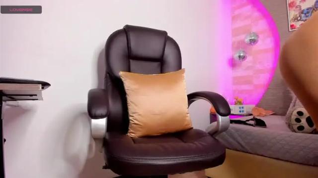 Image 7 of ebony_pearl Stream on Chaturbate on 23 months ago