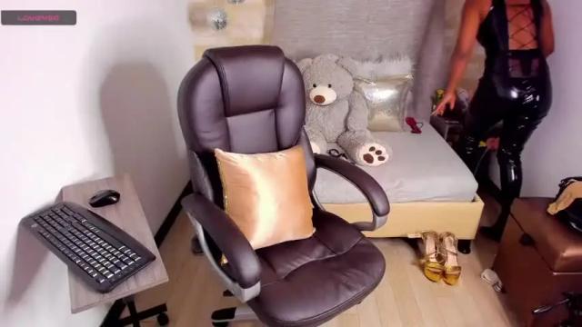 Image 3 of ebony_pearl Stream on Chaturbate on 23 months ago