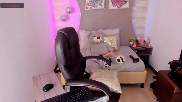 Image 8 of ebony_pearl Stream on Chaturbate on 23 months ago