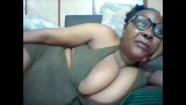 Image 12 of ebonybussy Stream on Chaturbate on 1 month ago