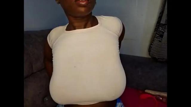 Image 3 of ebonycandymelani Stream on Chaturbate on 1 month ago