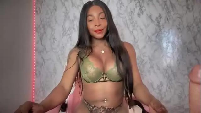 Image 2 of ebonydannaxl Stream on Chaturbate on 1 month ago