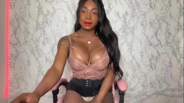Image 4 of ebonydannaxl Stream on Chaturbate on 12 days ago