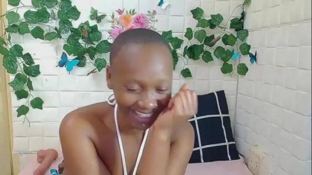 Image 10 of ebonyolive69 Stream on Chaturbate on 29 days ago