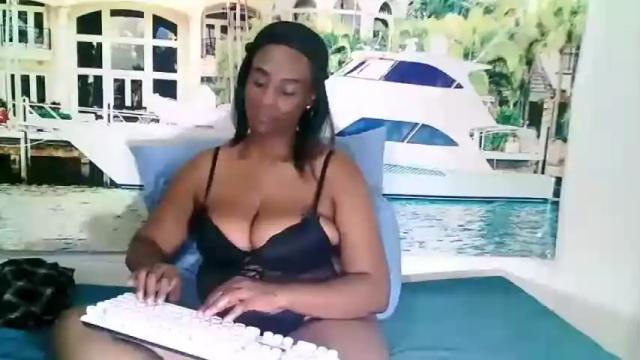 Image 4 of ebonyvixxxen69 Stream on Chaturbate on 13 months ago