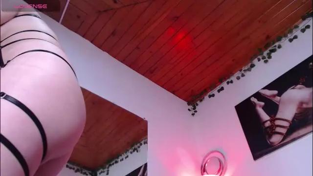 Image 2 of eda_bonne Stream on Chaturbate on 1 month ago