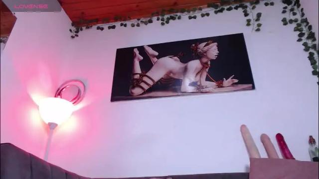 Image 4 of eda_bonne Stream on Chaturbate on 1 month ago