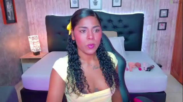 Image 2 of edelaine_rogers Stream on Chaturbate on 3 months ago
