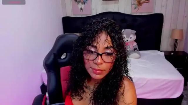 Image 2 of edelaine_rogers Stream on Chaturbate on 1 month ago