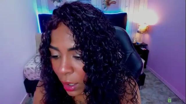 Image 12 of edelaine_rogers Stream on Chaturbate on 24 days ago