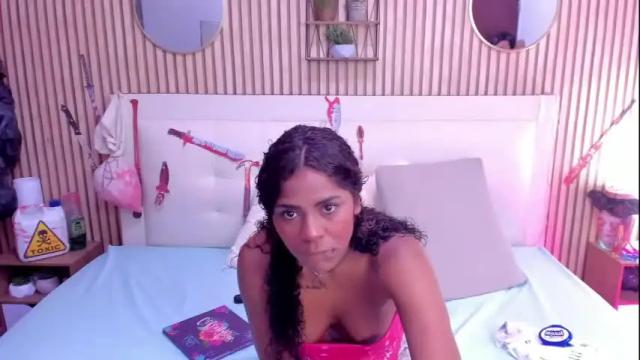 Image 6 of edelaine_rogers Stream on Chaturbate on 19 hours ago
