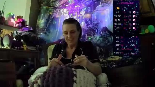 Thumbnail 2, edgeofinsanity13's Stream at Chaturbate, 15 months ago