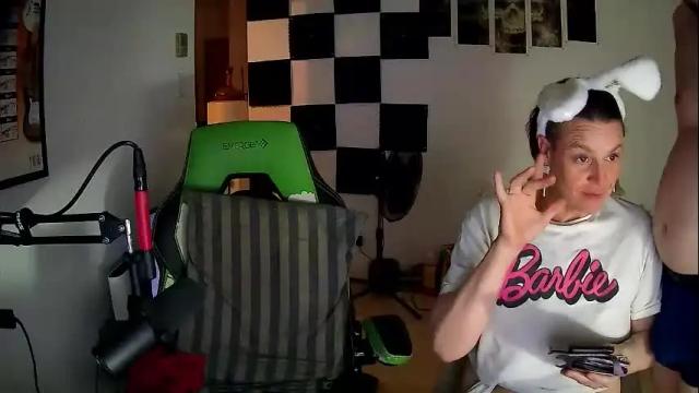 Thumbnail 2, edgeofinsanity13's Stream at Chaturbate, 1 month ago