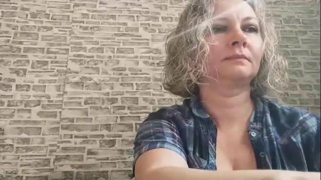 Image 3 of edithmanning Stream on Chaturbate on 1 month ago