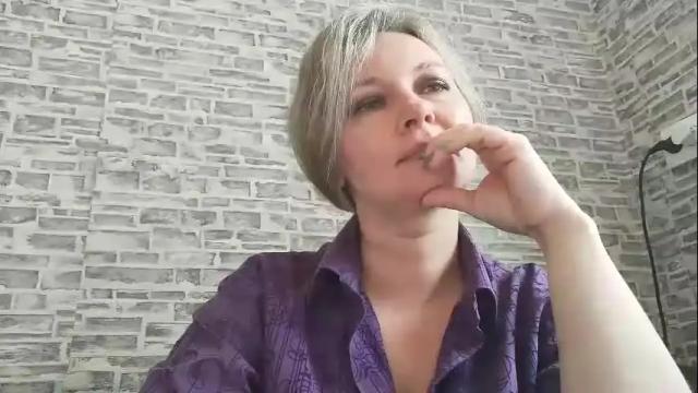 Image 3 of edithmanning Stream on Chaturbate on 1 month ago