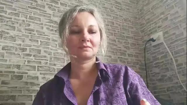 Image 3 of edithmanning Stream on Chaturbate on 1 month ago