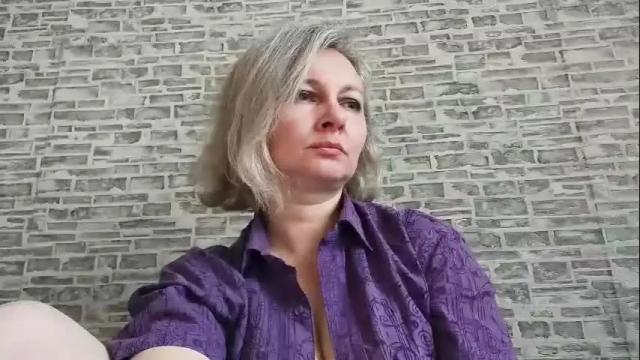 Image 2 of edithmanning Stream on Chaturbate on 1 month ago