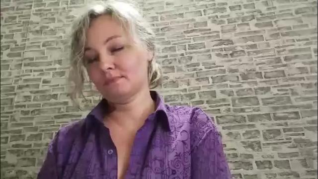 Image 3 of edithmanning Stream on Chaturbate on 2 months ago