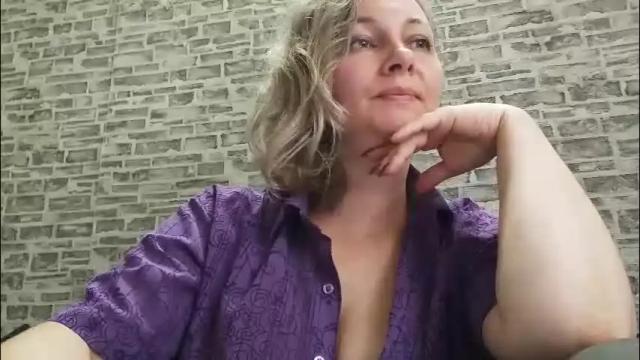 Image 2 of edithmanning Stream on Chaturbate on 2 months ago