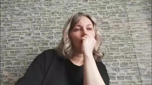 Image 10 of edithmanning Stream on Chaturbate on 20 days ago