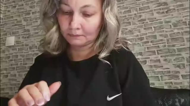 Image 7 of edithmanning Stream on Chaturbate on 20 days ago