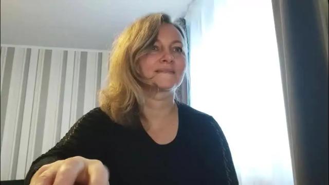 Image 12 of edithmanning Stream on Chaturbate on 9 days ago