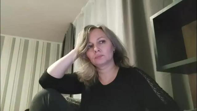 Image 10 of edithmanning Stream on Chaturbate on 8 days ago