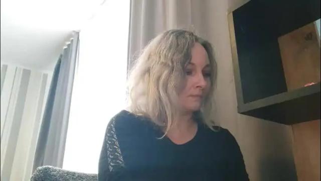 Image 2 of edithmanning Stream on Chaturbate on 5 days ago