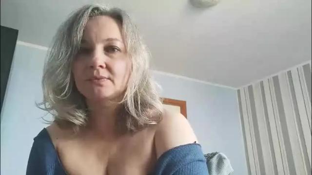 Image 6 of edithmanning Stream on Chaturbate on 2 days ago