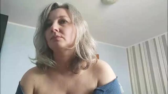 Image 7 of edithmanning Stream on Chaturbate on 2 days ago