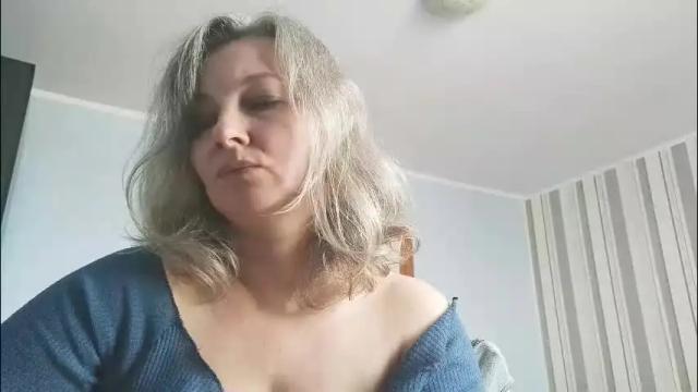 Image 8 of edithmanning Stream on Chaturbate on 2 days ago