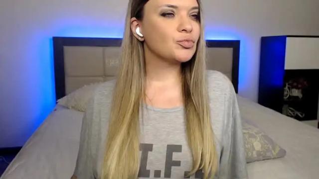 Image 2 of eelena4kiss Stream on Chaturbate on 13 months ago