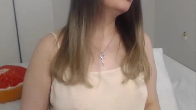 Image 2 of eelena4kiss Stream on Chaturbate on 13 days ago
