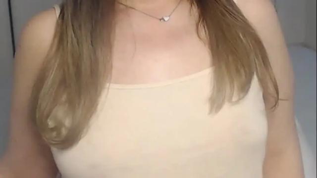 Image 10 of eelena4kiss Stream on Chaturbate on 21 days ago