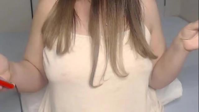 Image 12 of eelena4kiss Stream on Chaturbate on 19 days ago