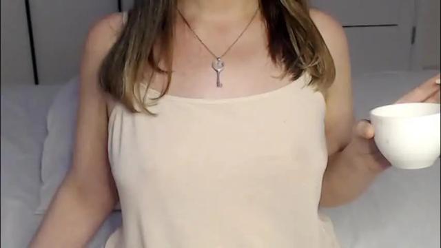 Image 12 of eelena4kiss Stream on Chaturbate on 23 days ago