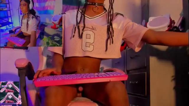 Image 10 of effy_marinn Stream on Chaturbate on 1 month ago