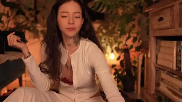Image 11 of effylowell_ Stream on Chaturbate on 17 days ago