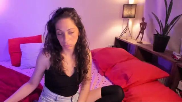 Image 8 of effysroom Stream on Chaturbate on 20 months ago