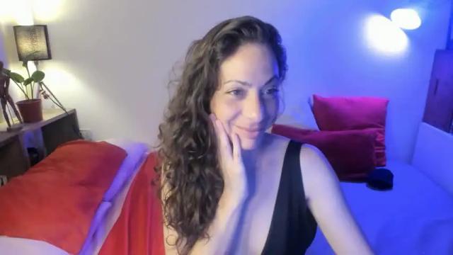 Image 2 of effysroom Stream on Chaturbate on 18 months ago