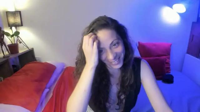 Image 8 of effysroom Stream on Chaturbate on 18 months ago