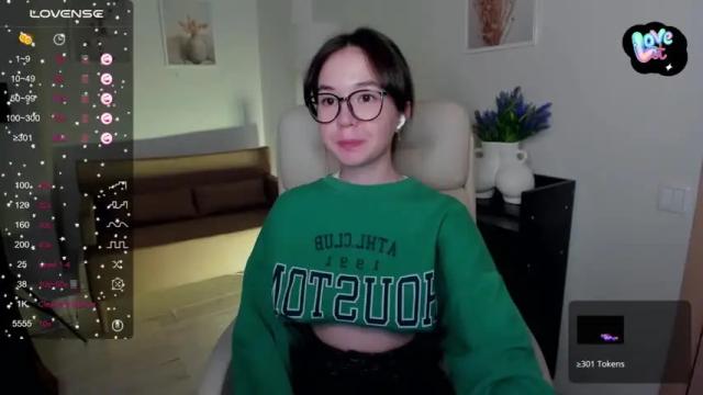 Image 3 of efulia_wood Stream on Chaturbate on 21 months ago