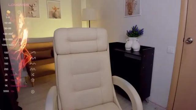 Image 2 of efulia_wood Stream on Chaturbate on 19 months ago