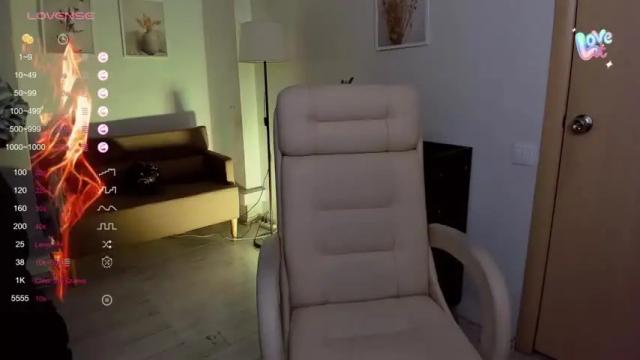 Image 11 of efulia_wood Stream on Chaturbate on 19 months ago