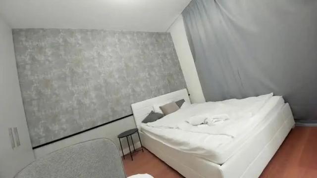 Image 7 of ehotlovea Stream on Chaturbate on 1 month ago