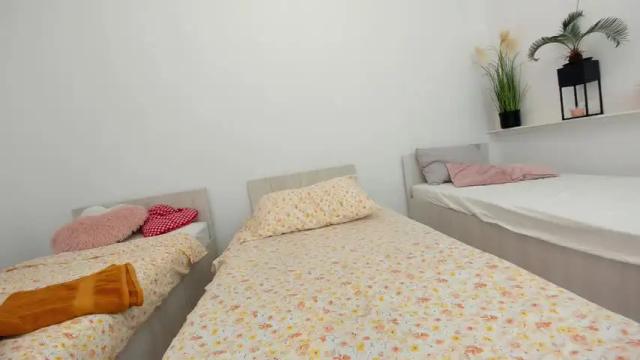 Image 10 of ehotlovea Stream on Chaturbate on 9 days ago