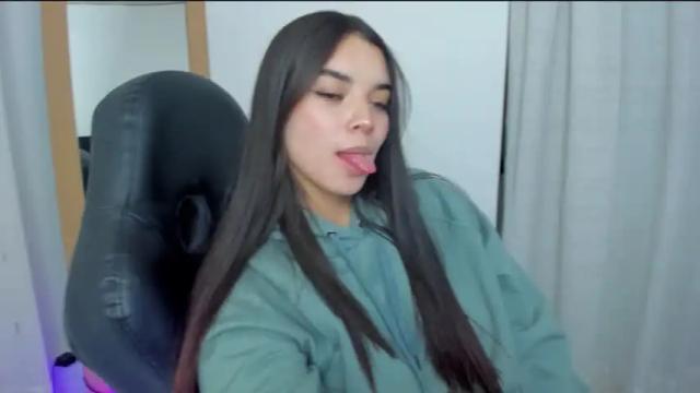 Image 12 of eileen_sophi Stream on Chaturbate on 20 months ago