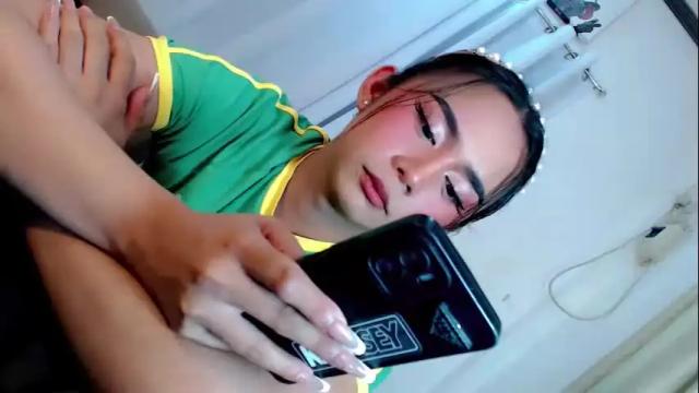 Image 12 of eilleh_loure Stream on Chaturbate on 1 month ago