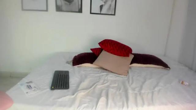 Image 3 of eimy_caro Stream on Chaturbate on 25 months ago